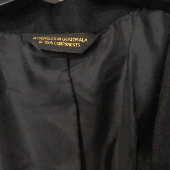 Van Heusen Suit 🧥💰 - Picture 4 of 7